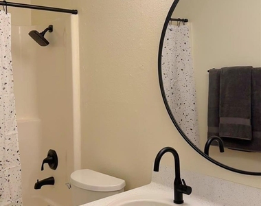 8615 Bowling Green Dr - Photo Thumbnail 26