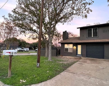 8615 Bowling Green Dr - Photo Thumbnail 3