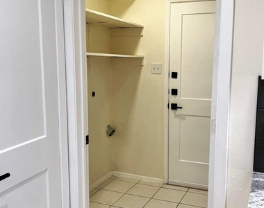 8615 Bowling Green Dr - Photo Thumbnail 17