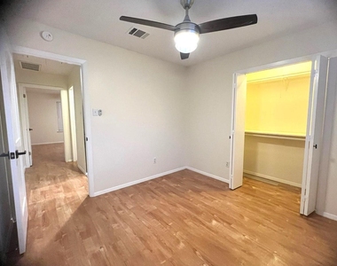 8615 Bowling Green Dr - Photo Thumbnail 19