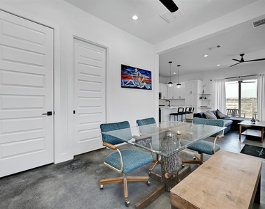 2812 E 4th St - Photo Thumbnail 8