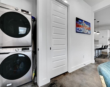 2812 E 4th St - Photo Thumbnail 21