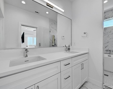 2812 E 4th St - Photo Thumbnail 18