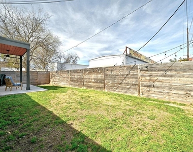 2812 E 4th St - Photo Thumbnail 25