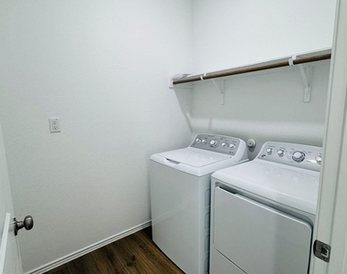 1628 Frontenac St - Photo Thumbnail 12