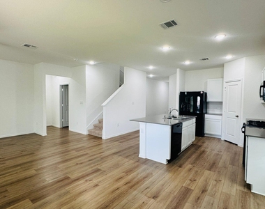 1628 Frontenac St - Photo Thumbnail 4