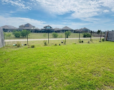 1628 Frontenac St - Photo Thumbnail 13