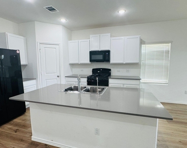 1628 Frontenac St - Photo Thumbnail 1