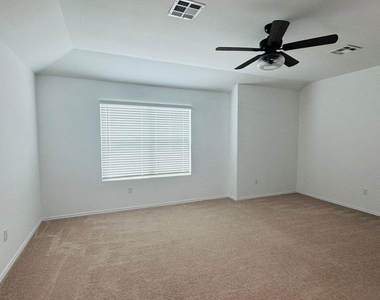 1628 Frontenac St - Photo Thumbnail 8