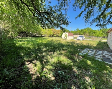 2004 Maple St - Photo Thumbnail 27