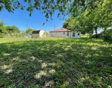 2004 Maple St - Photo Thumbnail 28