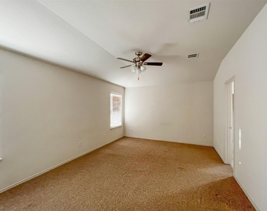 2324 Pearson Way - Photo Thumbnail 18