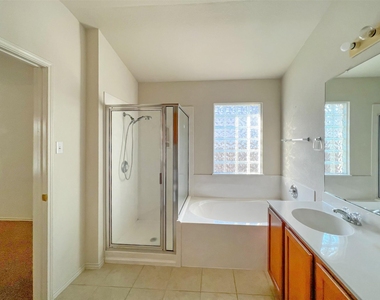 2324 Pearson Way - Photo Thumbnail 13