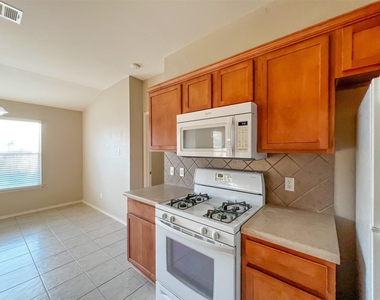 2324 Pearson Way - Photo Thumbnail 5