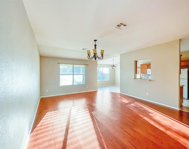 2324 Pearson Way - Photo Thumbnail 2