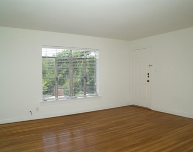 3206 Tom Green St - Photo Thumbnail 5