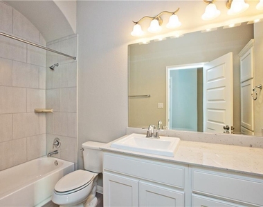 337 Chisholm Trl - Photo Thumbnail 10