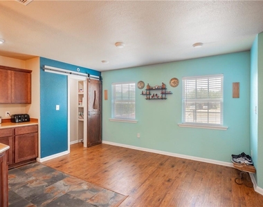 691 Tamarack Dr - Photo Thumbnail 14