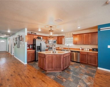 691 Tamarack Dr - Photo Thumbnail 11