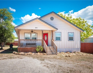 691 Tamarack Dr - Photo Thumbnail 2