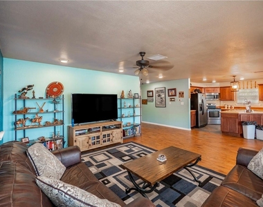 691 Tamarack Dr - Photo Thumbnail 10