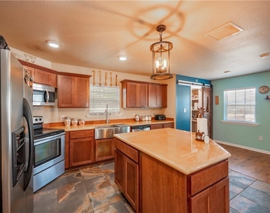 691 Tamarack Dr - Photo Thumbnail 19