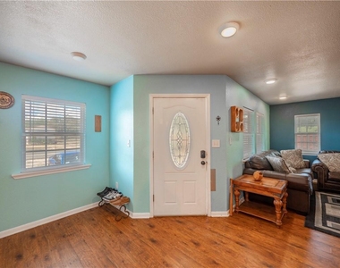 691 Tamarack Dr - Photo Thumbnail 5