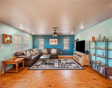 691 Tamarack Dr - Photo Thumbnail 7