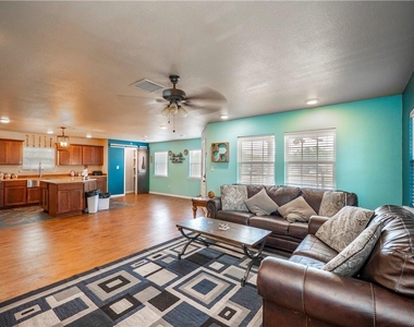 691 Tamarack Dr - Photo Thumbnail 9