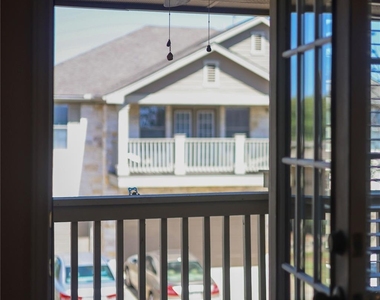 9201 Brodie Ln - Photo Thumbnail 29