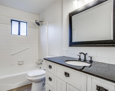 2212 Rifle Bend Dr - Photo Thumbnail 10
