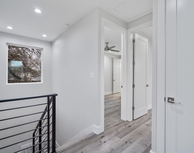 3919 E 16th St - Photo Thumbnail 13