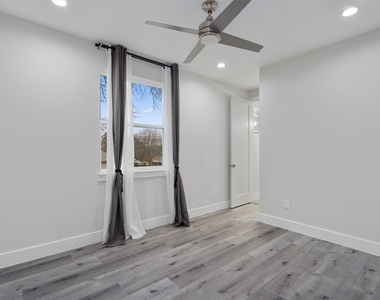 3919 E 16th St - Photo Thumbnail 16