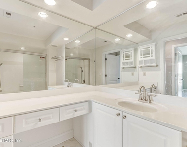 400 E Bay Street - Photo Thumbnail 76