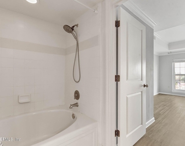 400 E Bay Street - Photo Thumbnail 73