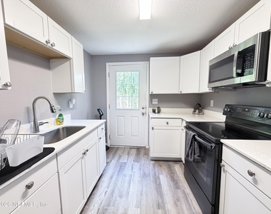 5336 Cruz Road - Photo Thumbnail 22