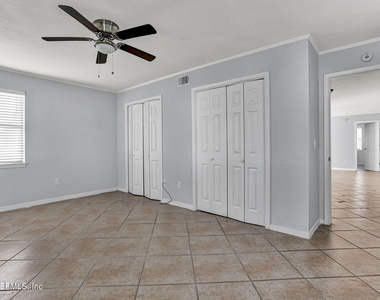 725 7th Avenue S - Photo Thumbnail 8