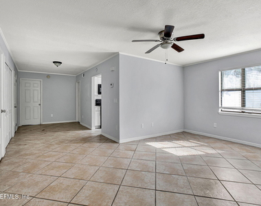 725 7th Avenue S - Photo Thumbnail 3