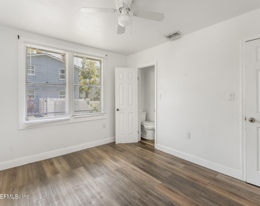 1018 W 23rd Street - Photo Thumbnail 9