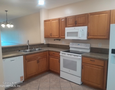 8230 N Dames Point Crossing Boulevard N - Photo Thumbnail 5