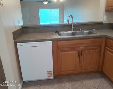8230 N Dames Point Crossing Boulevard N - Photo Thumbnail 3