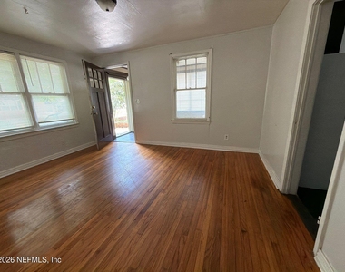 2052 W 17th Street - Photo Thumbnail 5