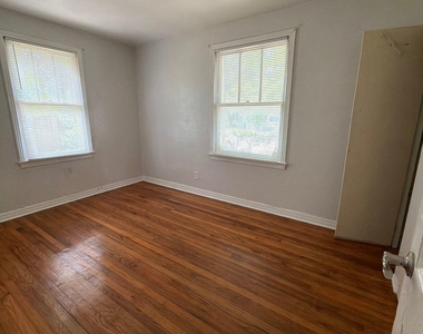 2052 W 17th Street - Photo Thumbnail 11