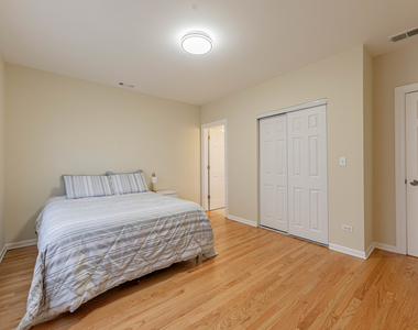 5933 W Huron Street - Photo Thumbnail 12