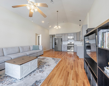 5933 W Huron Street - Photo Thumbnail 5