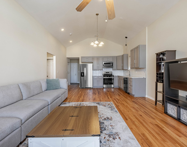 5933 W Huron Street - Photo Thumbnail 6