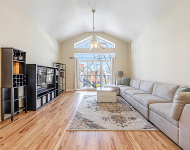 5933 W Huron Street - Photo Thumbnail 2