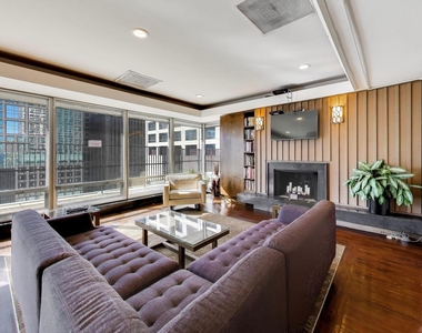 201 E Chestnut Street - Photo Thumbnail 17