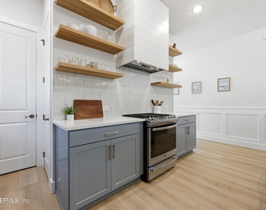 142 Seabrook Drive - Photo Thumbnail 13
