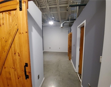 5200 Peachtree Street - Photo Thumbnail 4